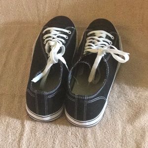 George Shoes - Women’s George size 12 George Shoes - Women’s George size 12